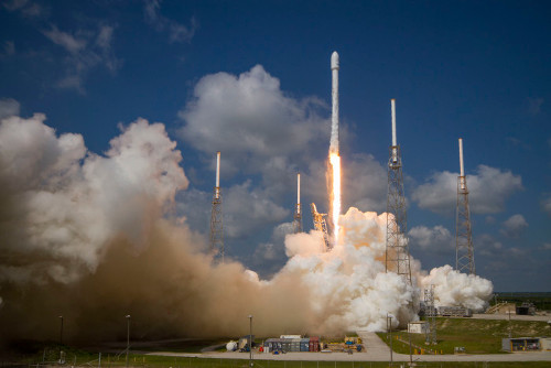 Space X Falcon 9 lofts EUTELSAT 117 West B into space