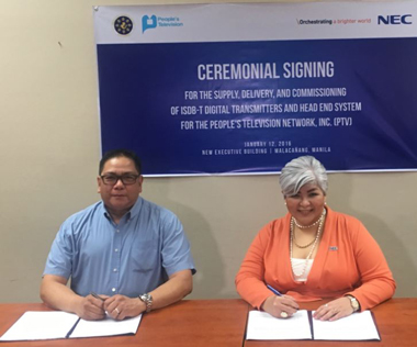 Dino Apolonio, General Manager, People’s Television Network, Inc. (left); Elizabeth Pangan, President, NEC Philippines (right)