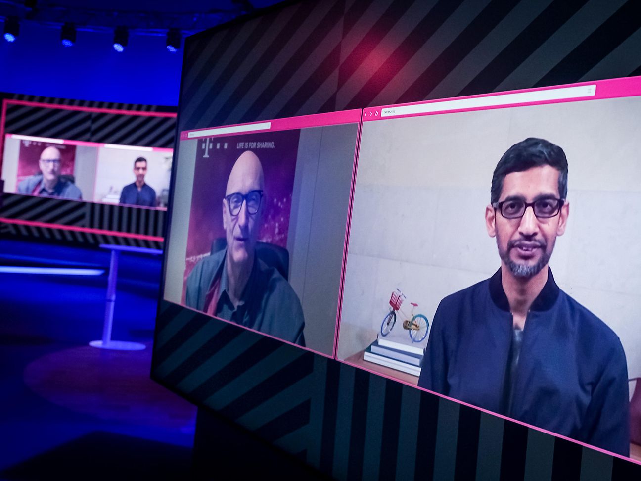 CEOs chatting via video: Tim Höttges and Sundar Pichai discussing the latest news about the partnership between Deutsche Telekom and Google.