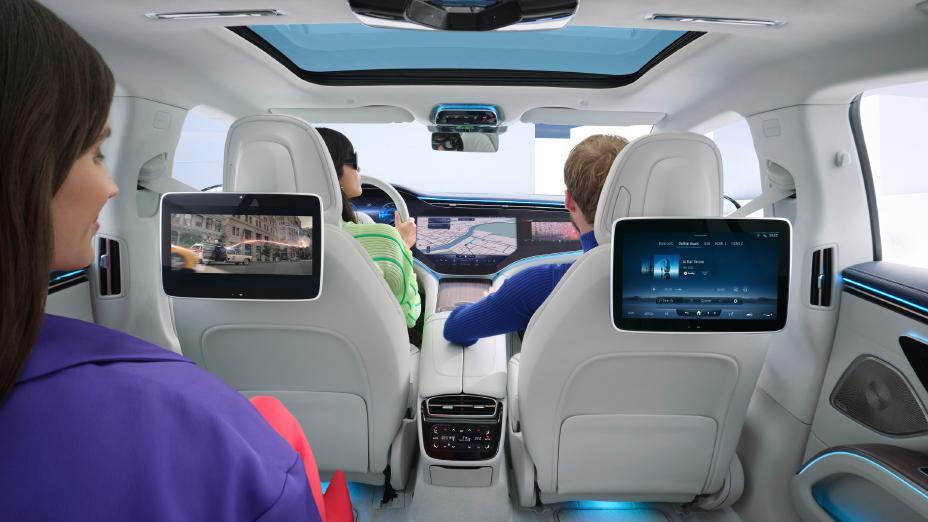 Mercedes-Benz, Sony entertainment app in rear seats - PR image